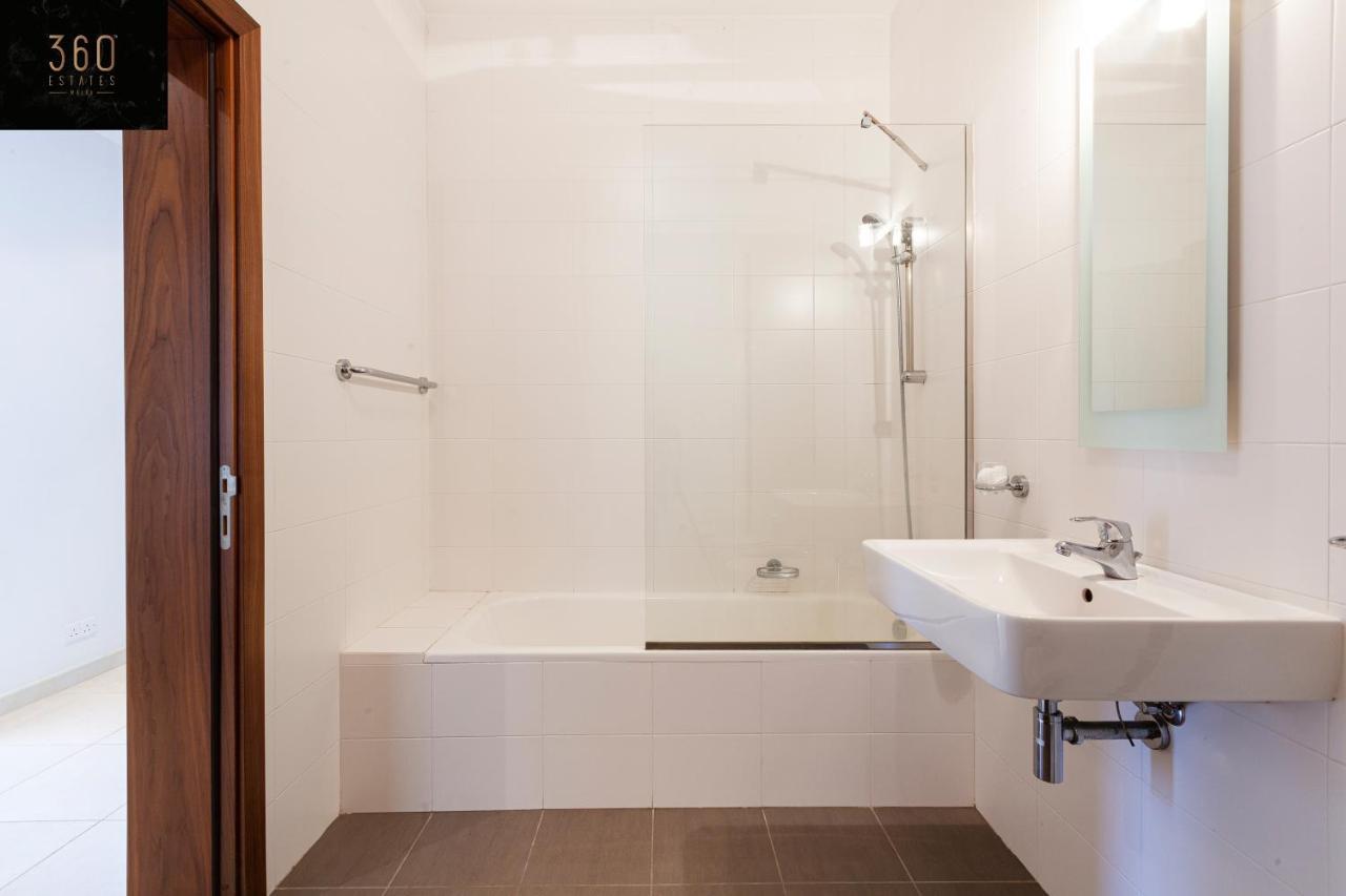 Pender Lux Complex - 3Br Unit With Private Parking By 360 Estates Lejlighed Saint Julian's Eksteriør billede